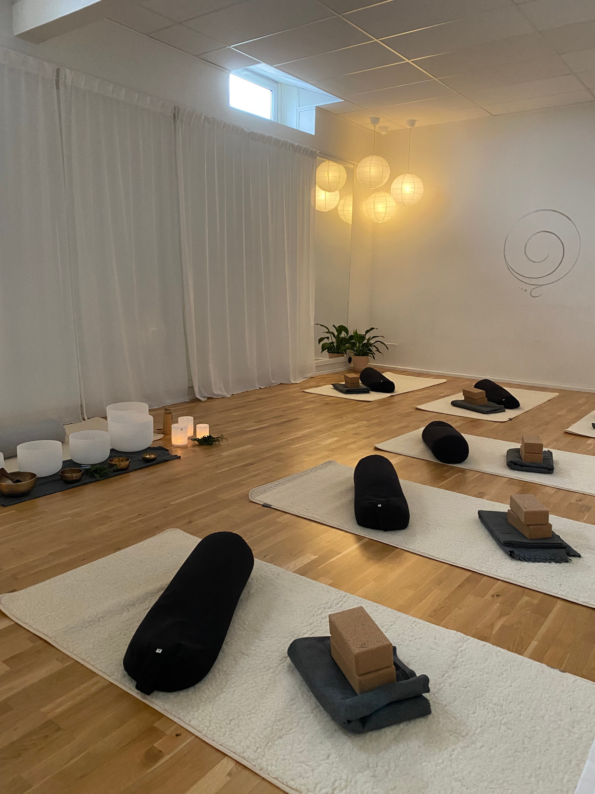 Soundhealing och Reiki hos Happy Yoga by Cattas