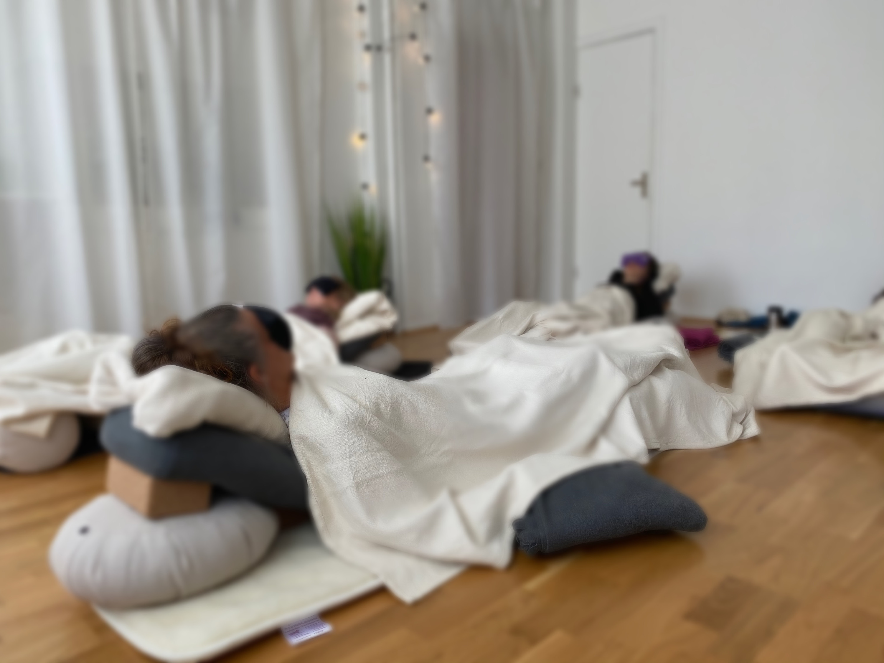 Yoga Nidra & Sound healing med Ulrika Friberg cover image