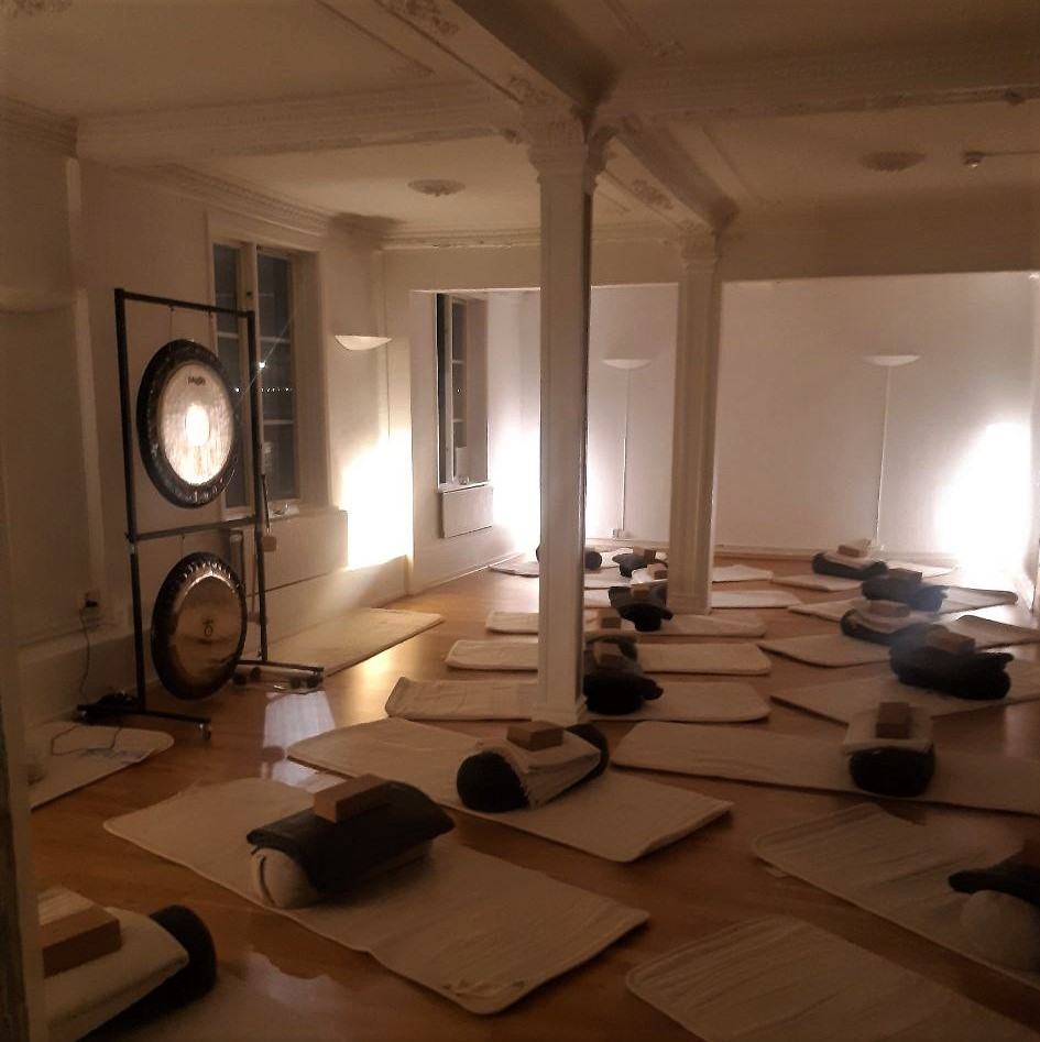 Fira Vintersolståndet med Yoga, Meditation & Gongbad cover image