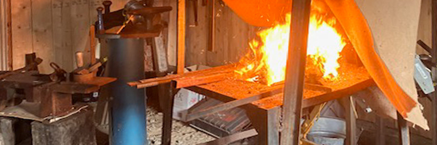 Smedhalva för en dag cover image